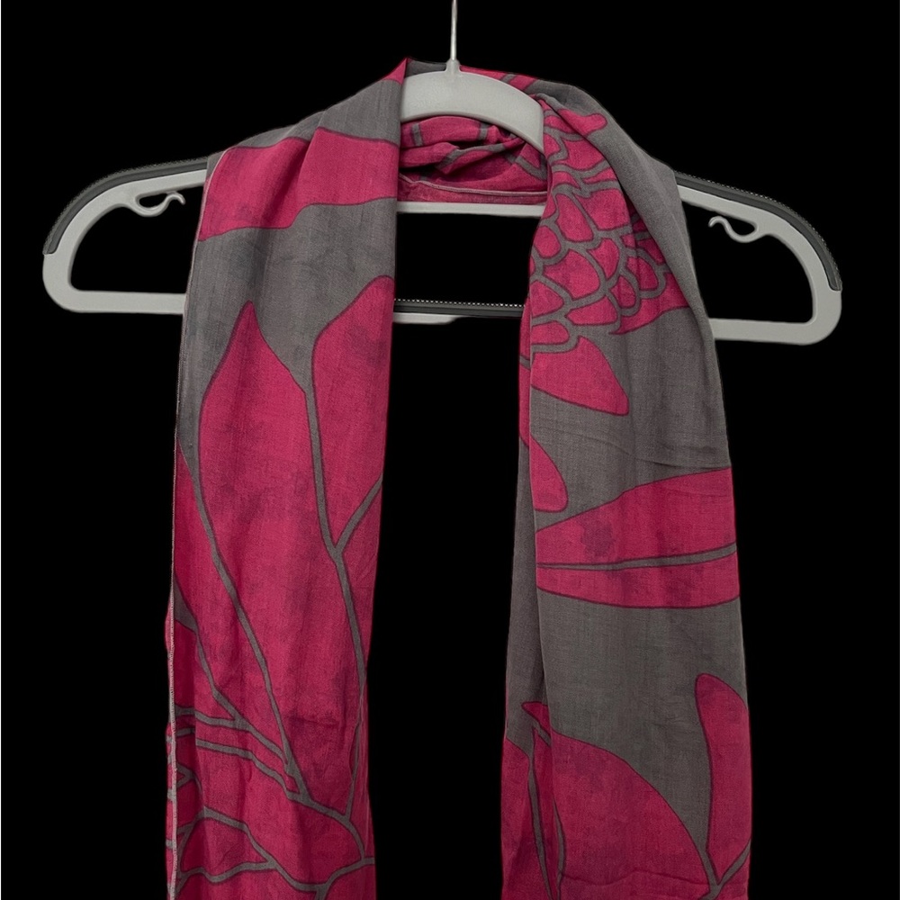 NWOT Women’s pink and gray tie dye Hawaiian sarong/swim coverup